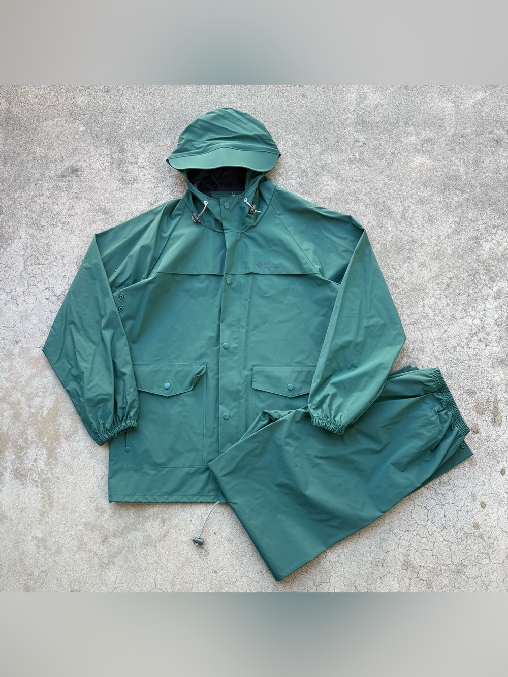 Columbia Green Hooded  Waterproof Rain Jacket Pants Set (2 Pieces)